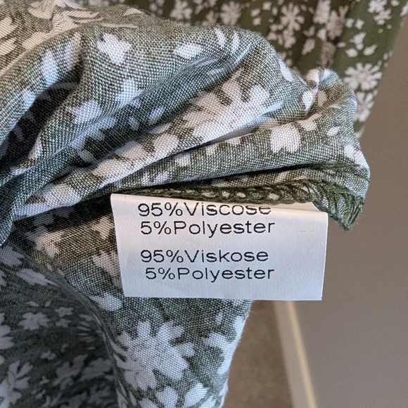 LOT of 4 floral wrap dresses, sized XL - Picture 16 of 16